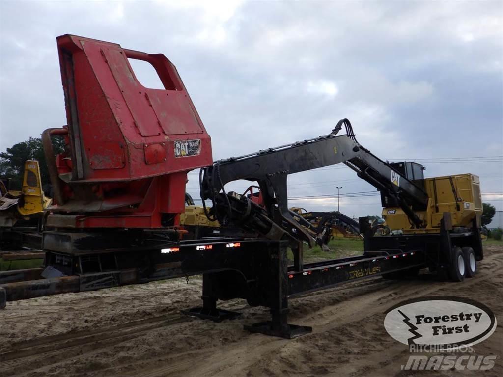 CAT 559D Boomstamladers