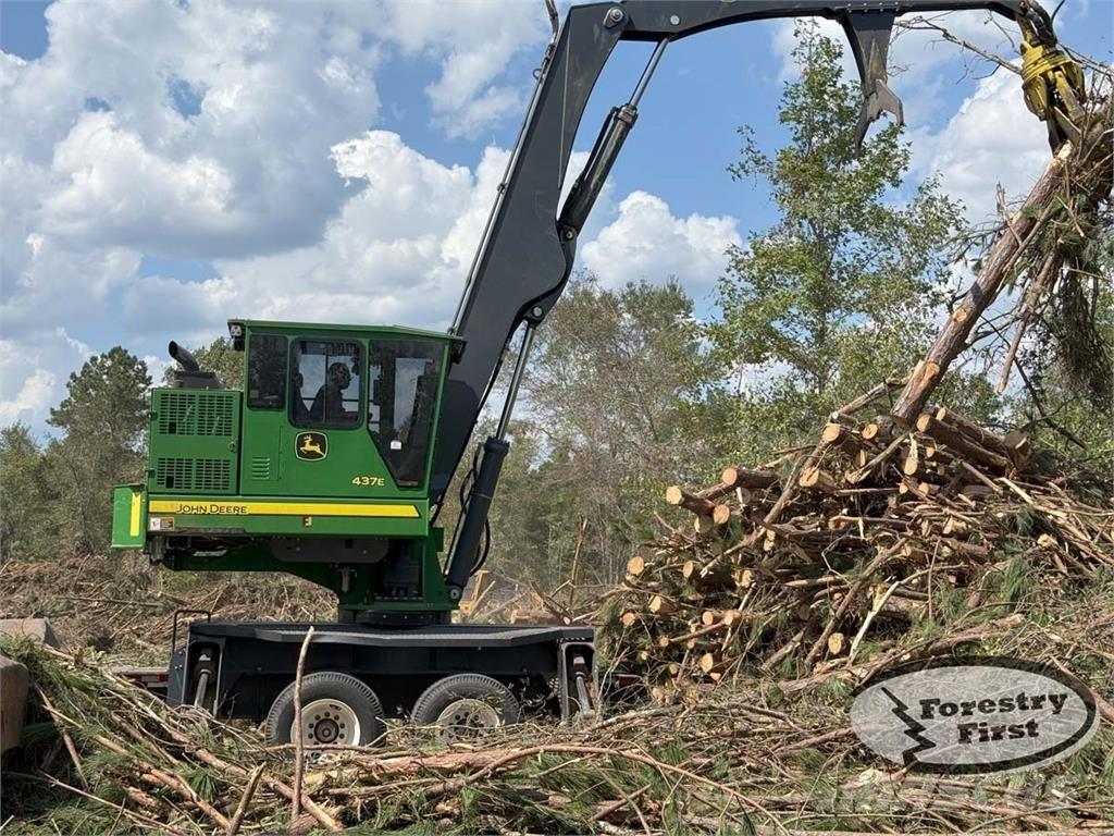 John Deere 437E Boomstamladers