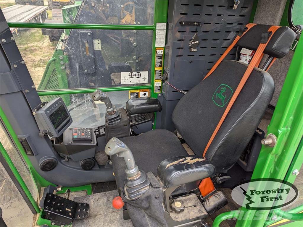 John Deere 853M Feller bunchers