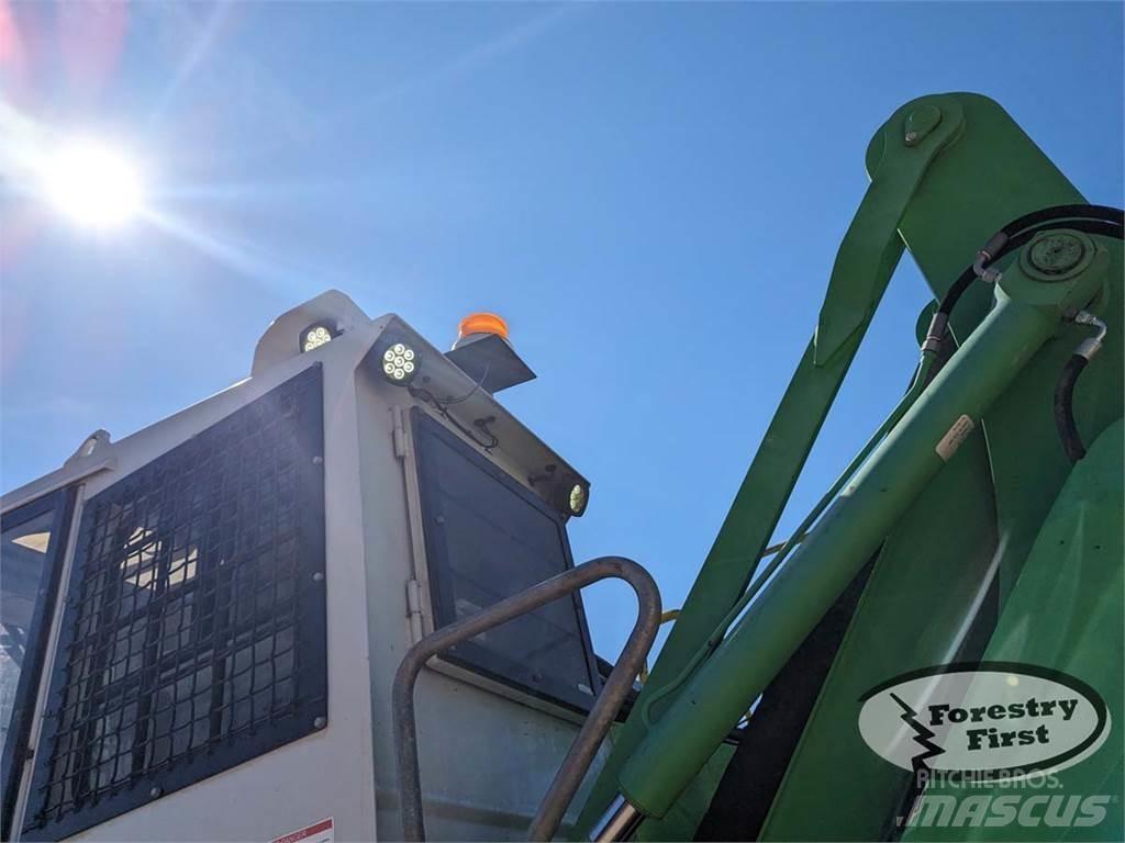 Sennebogen 830E Boomstamladers
