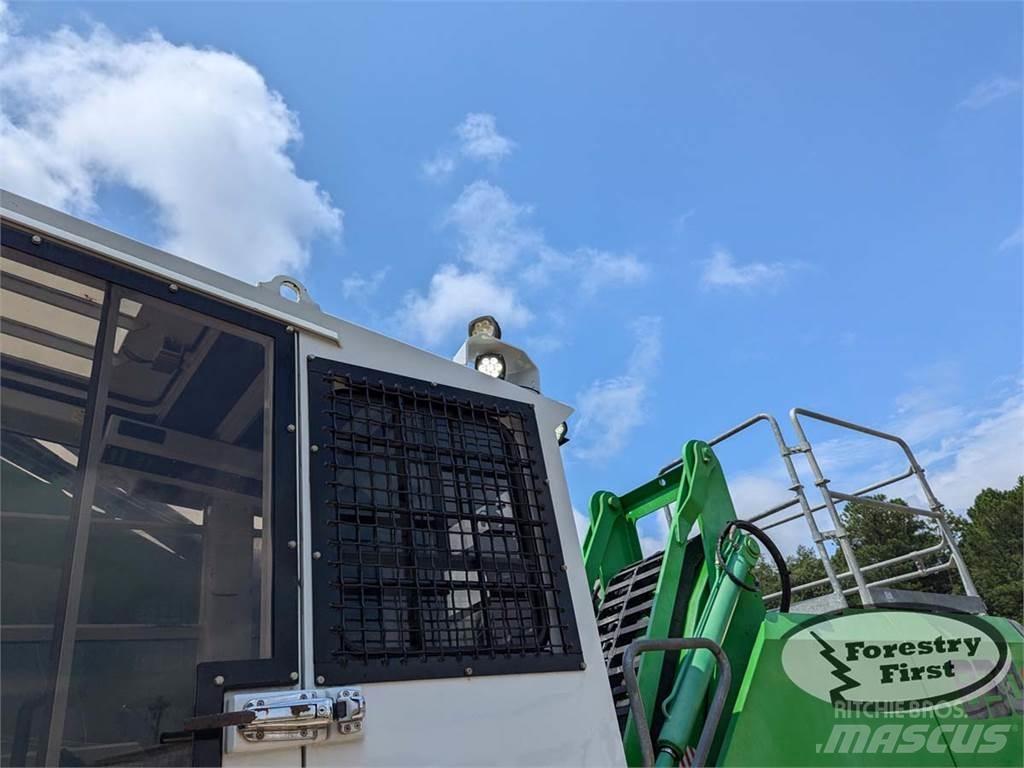 Sennebogen 830E Boomstamladers