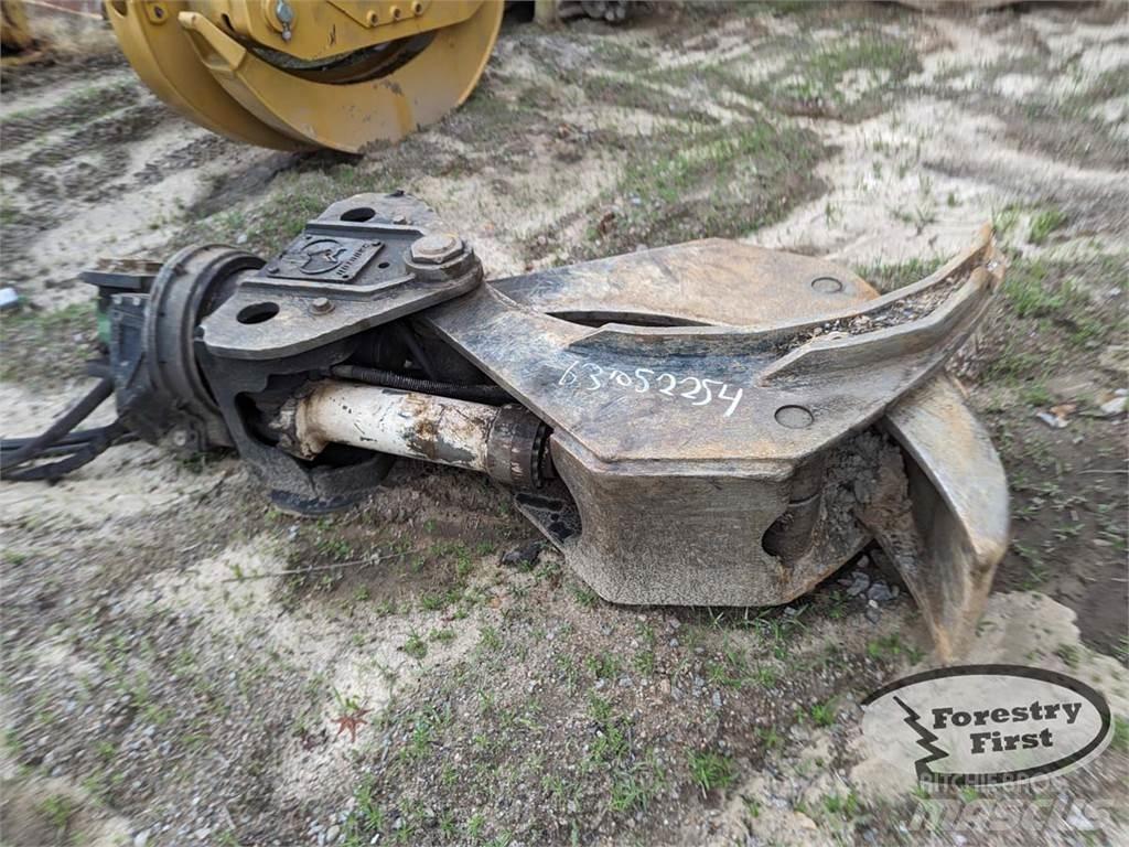 Sennebogen 830E Boomstamladers