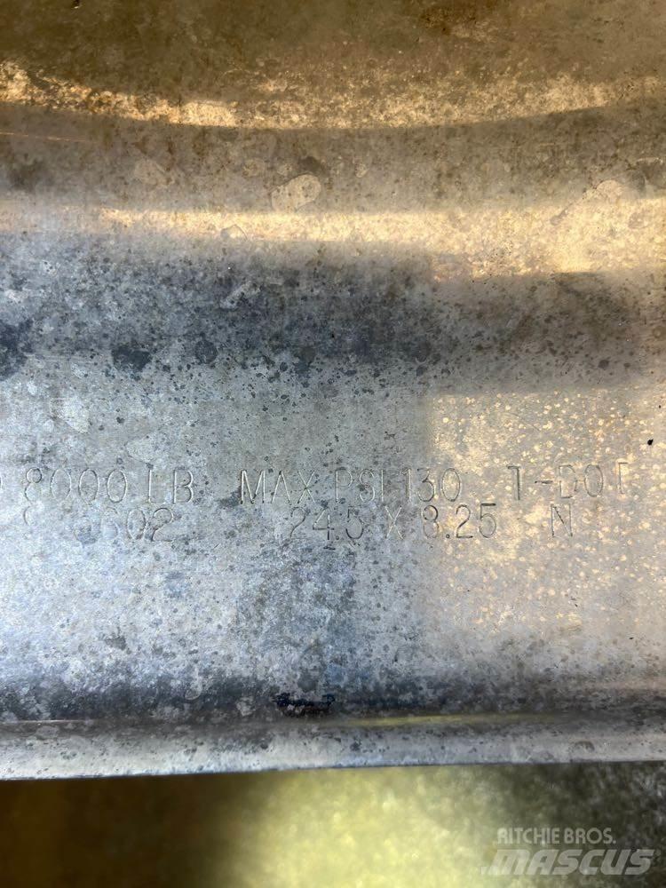 Alcoa  Banden, wielen en velgen