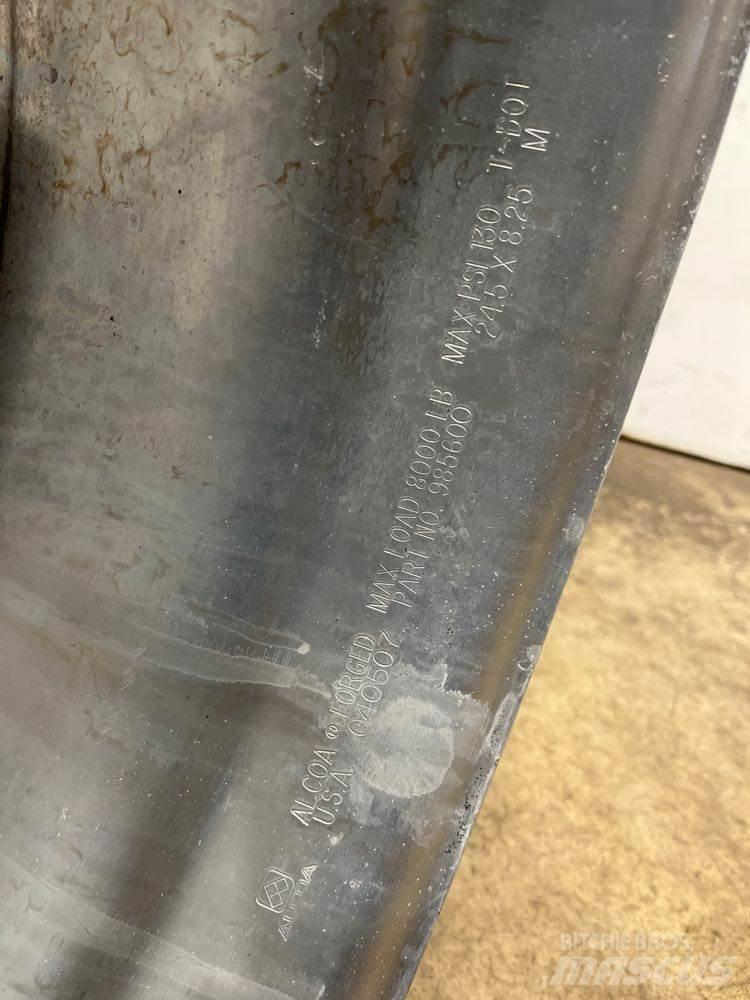 Alcoa  Banden, wielen en velgen