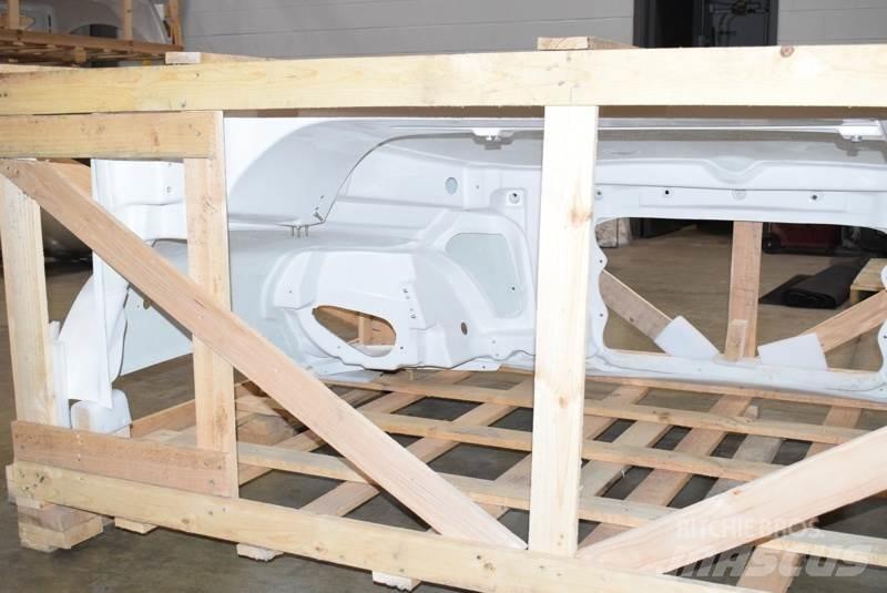 Hino 238 Cabine en interieur