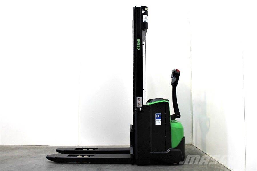Cesab S 212 / 330 Stapelaar meeloop
