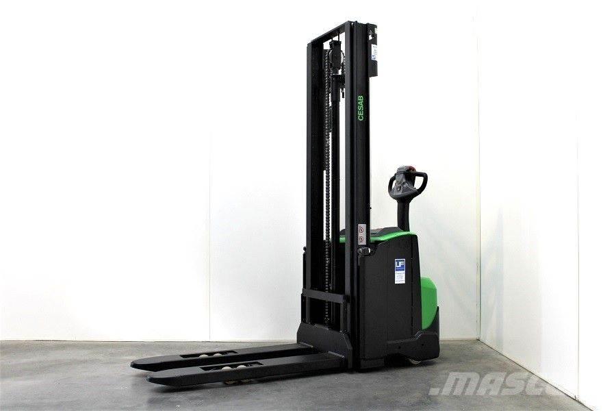 Cesab S 212 / 330 Stapelaar meeloop