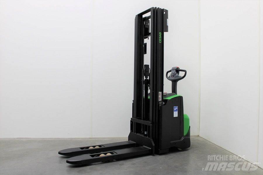 Cesab S 212 / 450 Stapelaar meeloop