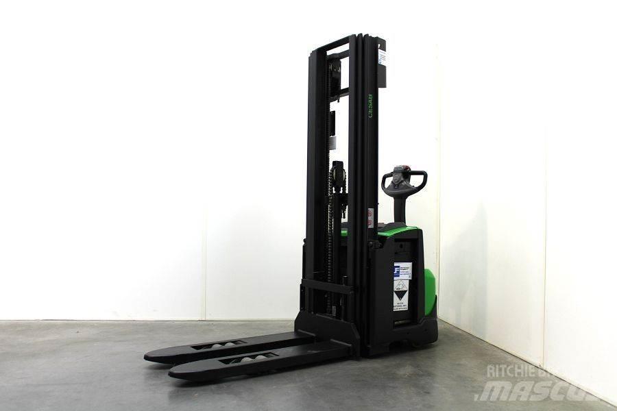 Cesab S 214 / 445 Stapelaar meeloop