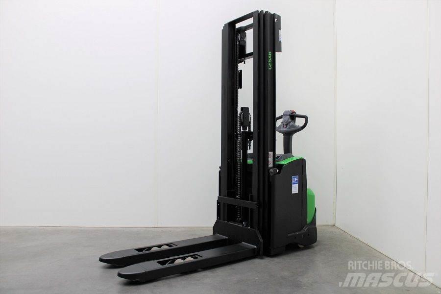 Cesab S 214 / 445 Stapelaar meeloop