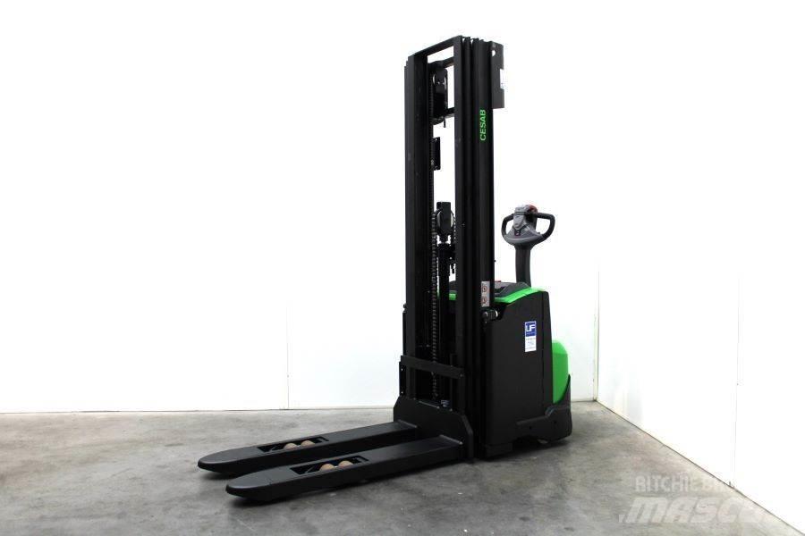 Cesab S 214 / 445 Stapelaar meeloop