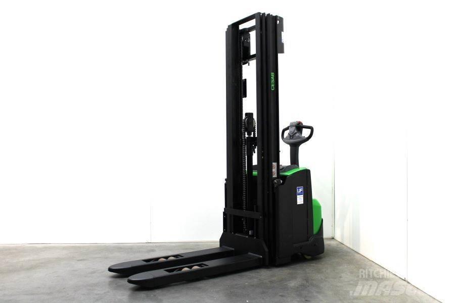 Cesab S 214 / 475 Stapelaar meeloop