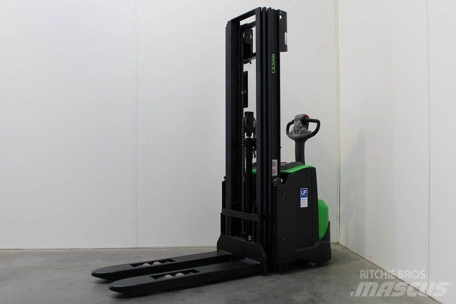 Cesab S 214 L / 445 Stapelaar meeloop