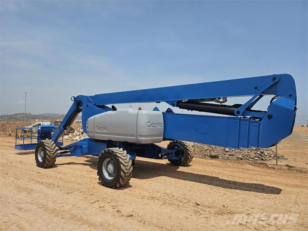 Genie Z-135 Knikarmhoogwerkers