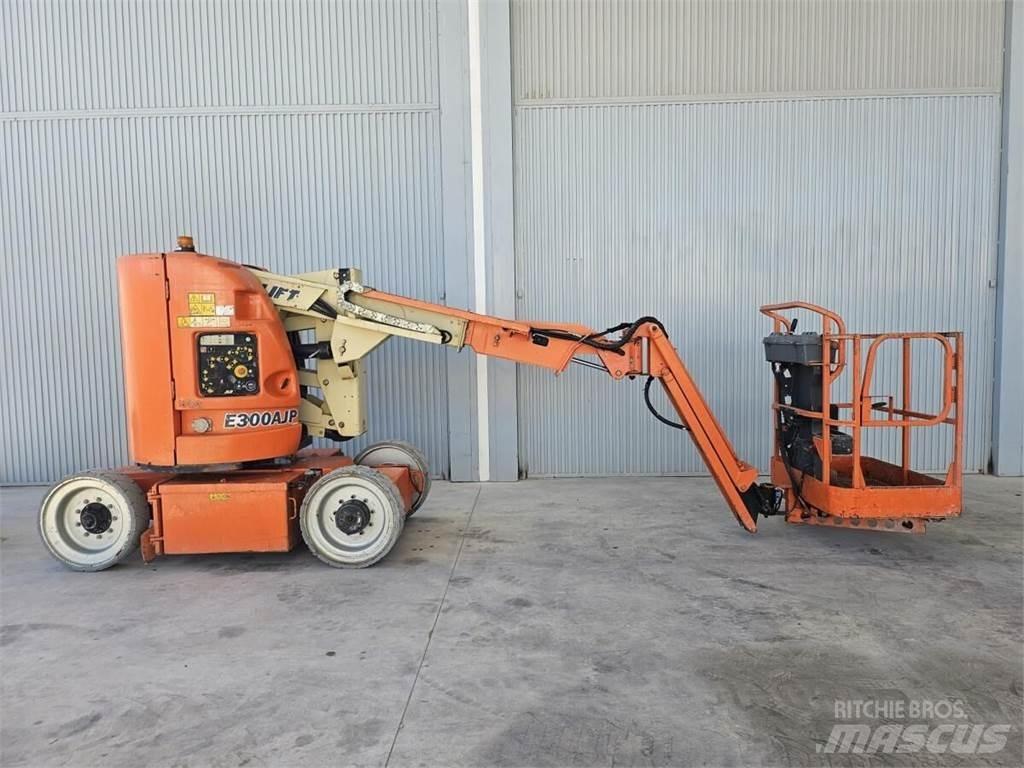 JLG E300AJP Knikarmhoogwerkers