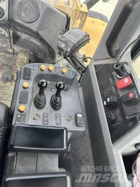 CAT 966M XE Wielladers