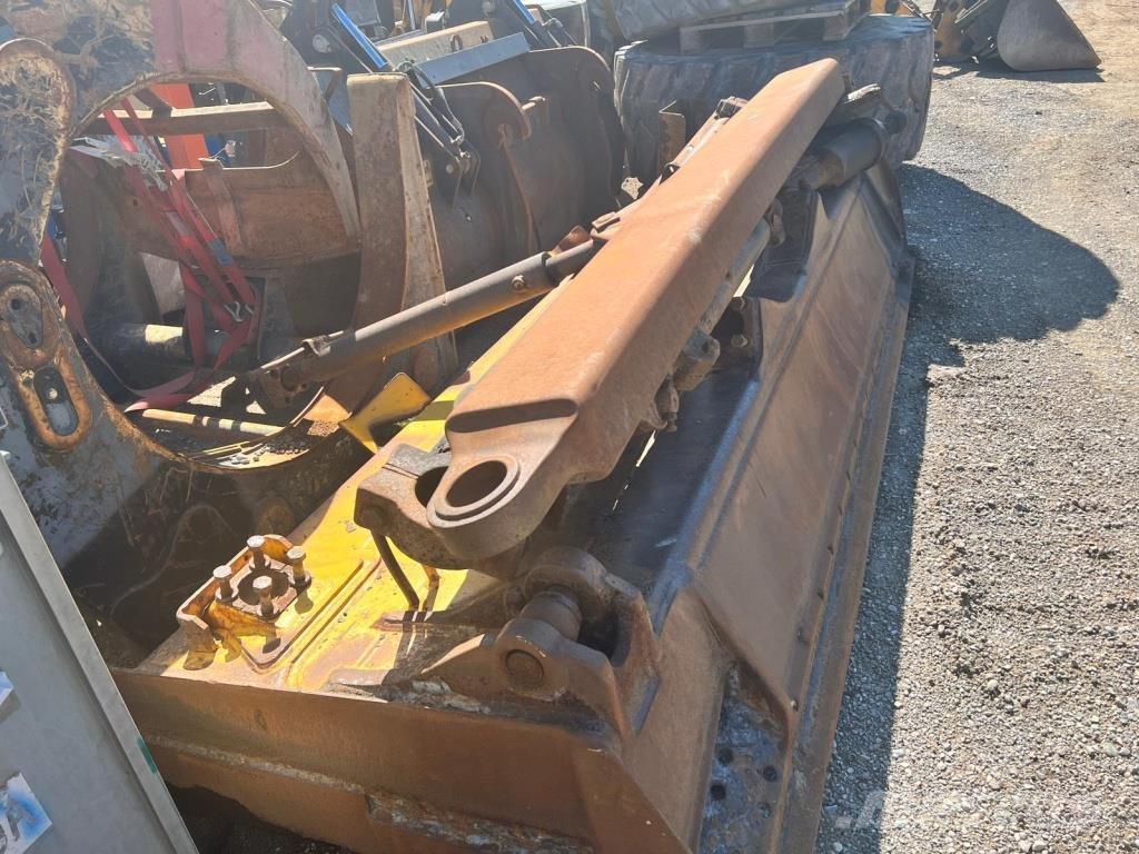 Komatsu D 65 EX-15 Rupsdozers