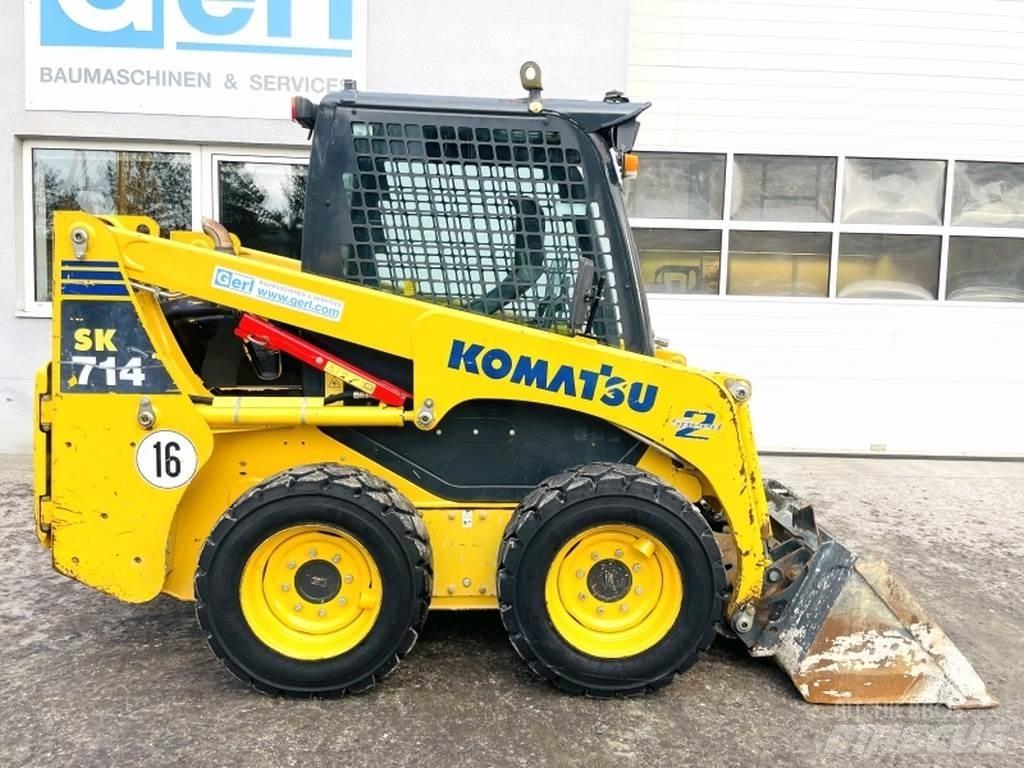Komatsu SK714 Schrankladers