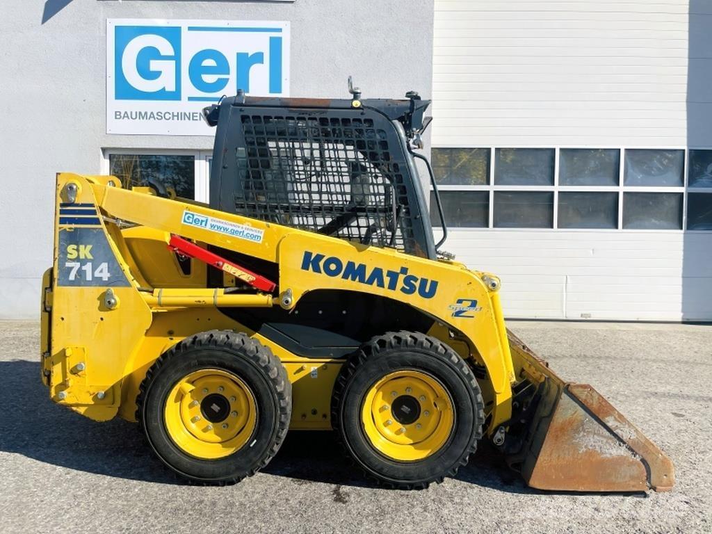 Komatsu SK714 Schrankladers