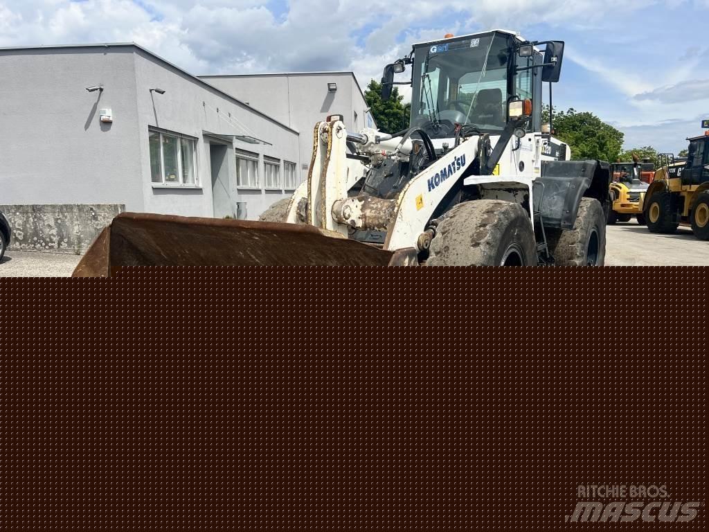 Komatsu WA 320-6 Wielladers