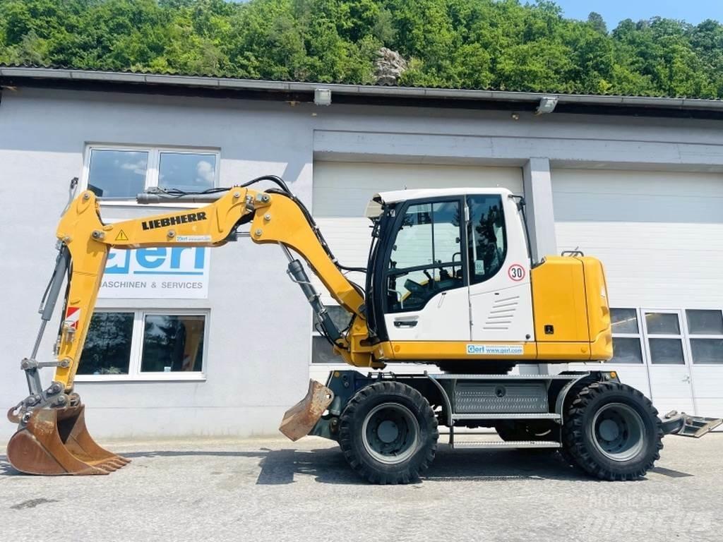Liebherr A910 Compact Wielgraafmachines