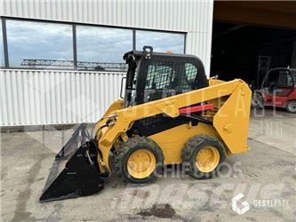CAT 236D Miniladers