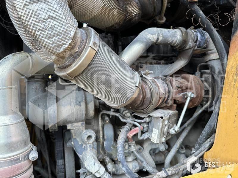Liebherr LR636 Rupsladers
