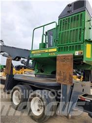 John Deere 437E Rupsladers