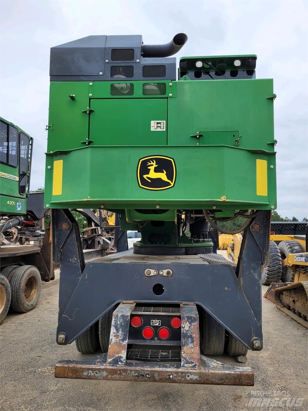 John Deere 437E Rupsladers