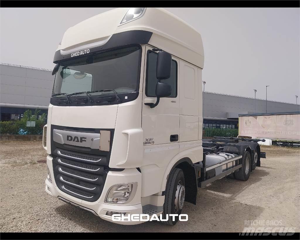 DAF DAF Bakwagens met gesloten opbouw