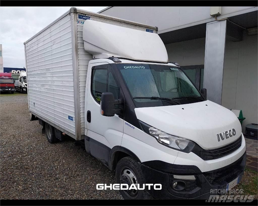 Iveco 35C18 Gesloten opbouw