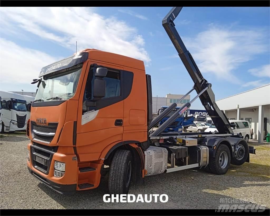 Iveco AS260S48Y/PS Bakwagens met gesloten opbouw