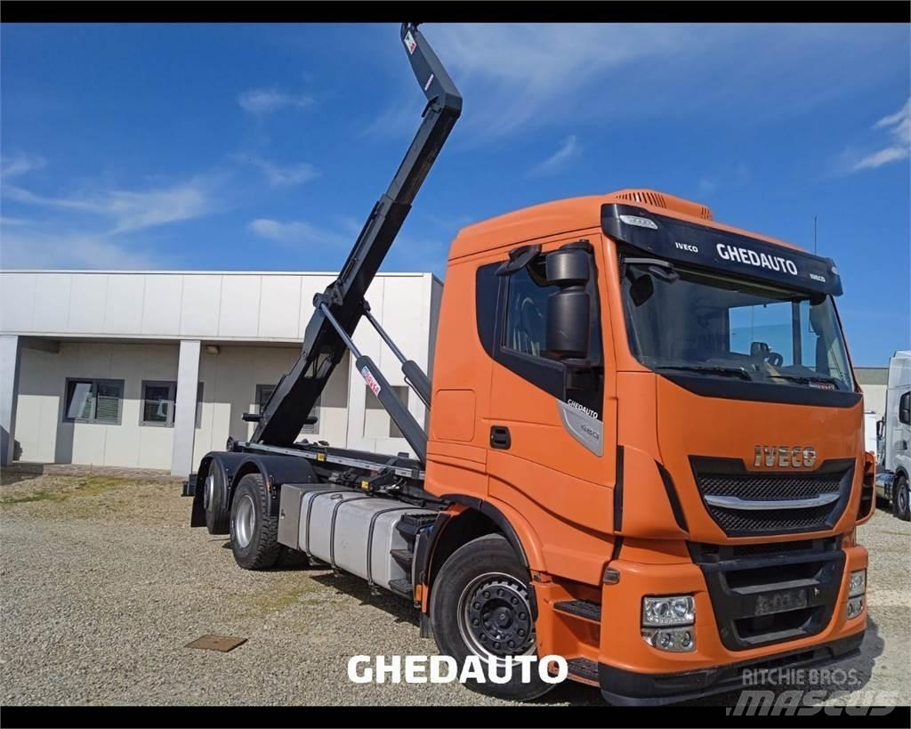 Iveco AS260S48Y/PS Bakwagens met gesloten opbouw