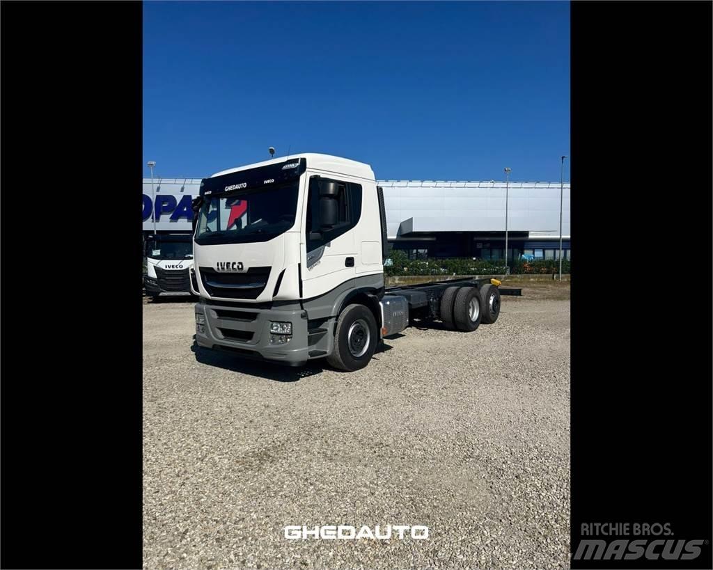 Iveco AS440S46 Bakwagens met gesloten opbouw