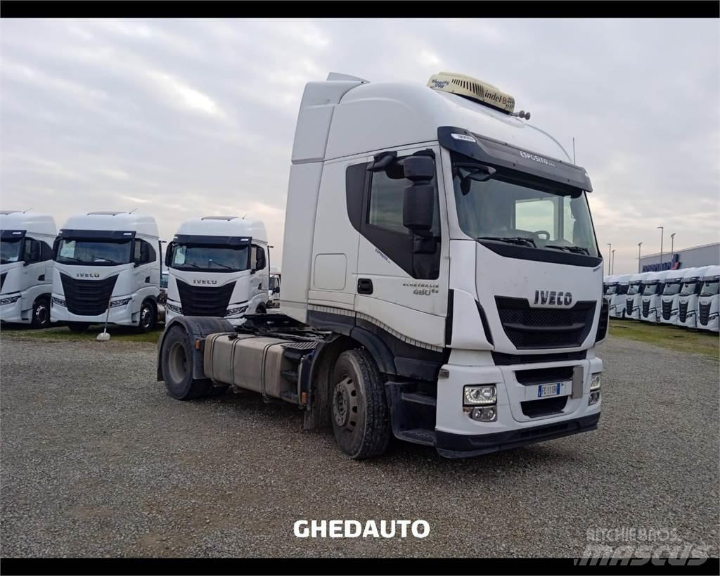 Iveco AS440S48 Bakwagens met gesloten opbouw