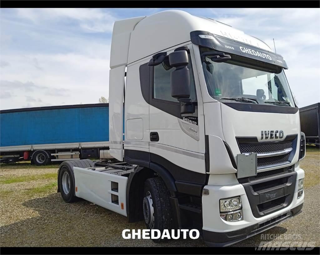 Iveco AS440S48T/P Bakwagens met gesloten opbouw