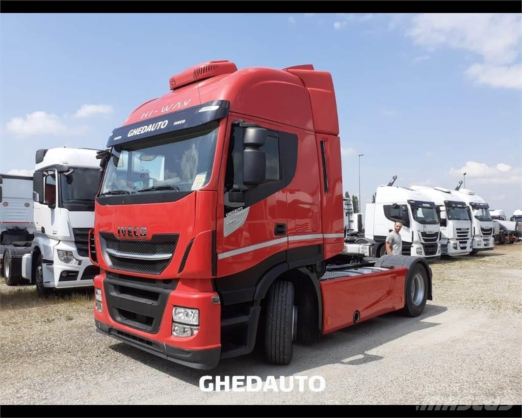 Iveco AS440S48T/P Bakwagens met gesloten opbouw