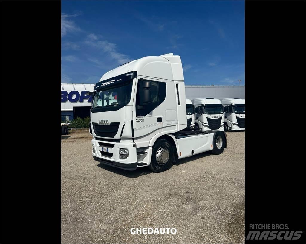 Iveco AS440S48T/P Bakwagens met gesloten opbouw