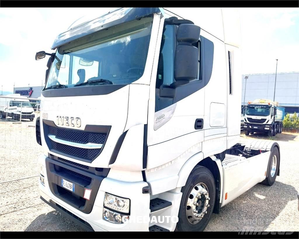 Iveco AS440S48T/P Bakwagens met gesloten opbouw