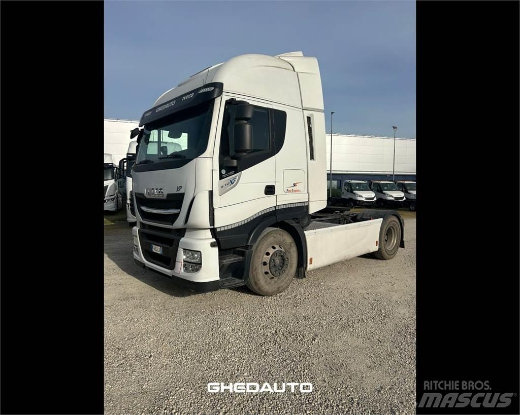 Iveco AS440ST Bakwagens met gesloten opbouw