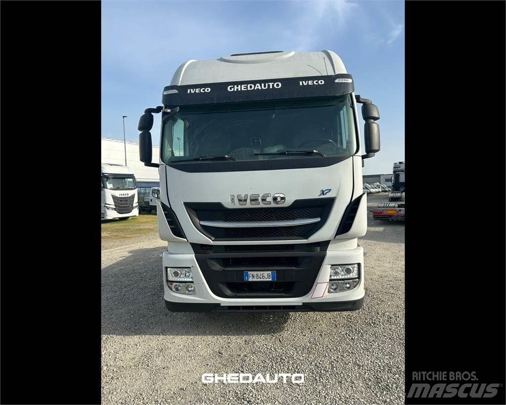 Iveco AS440ST Bakwagens met gesloten opbouw