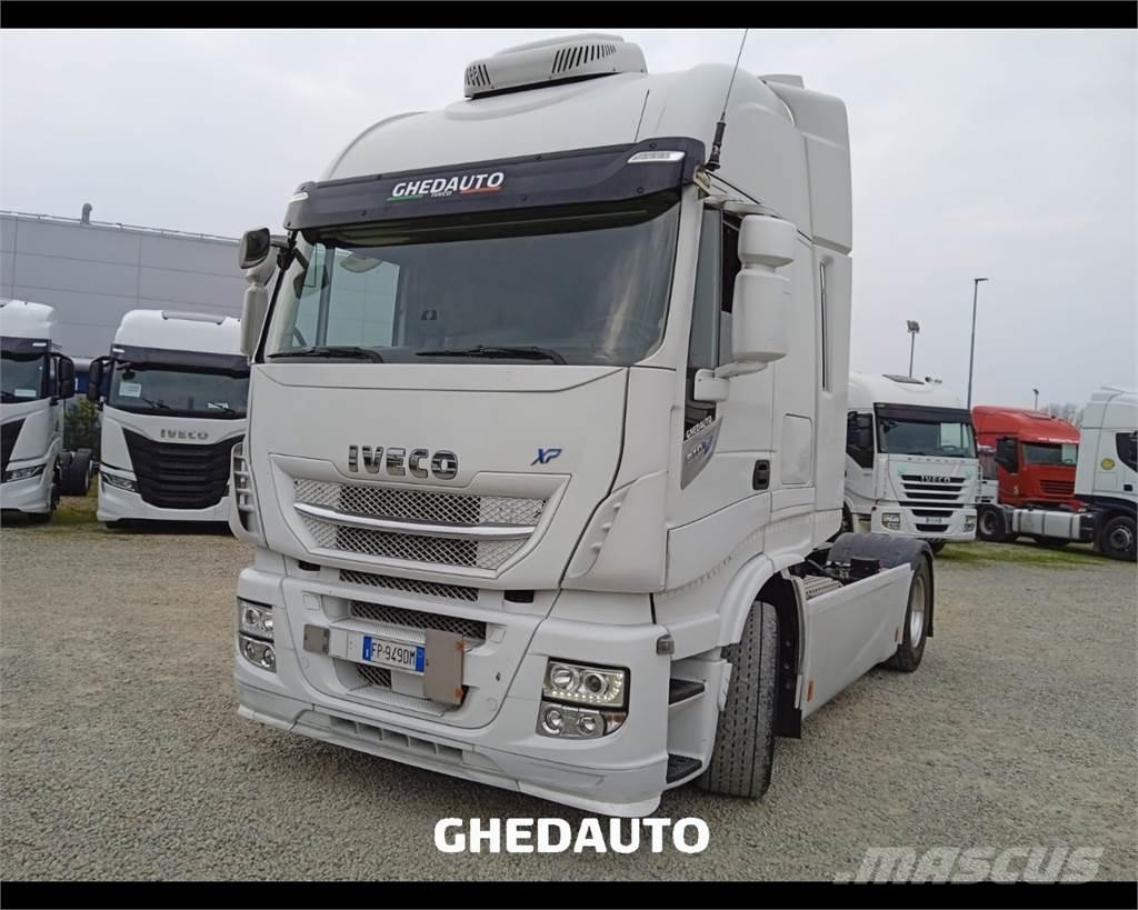 Iveco AS440ST/P Bakwagens met gesloten opbouw