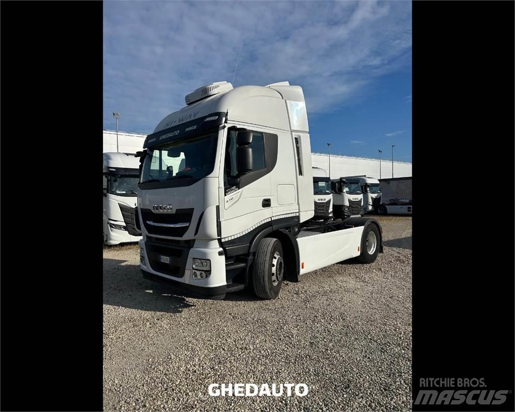 Iveco AS440ST/P Bakwagens met gesloten opbouw