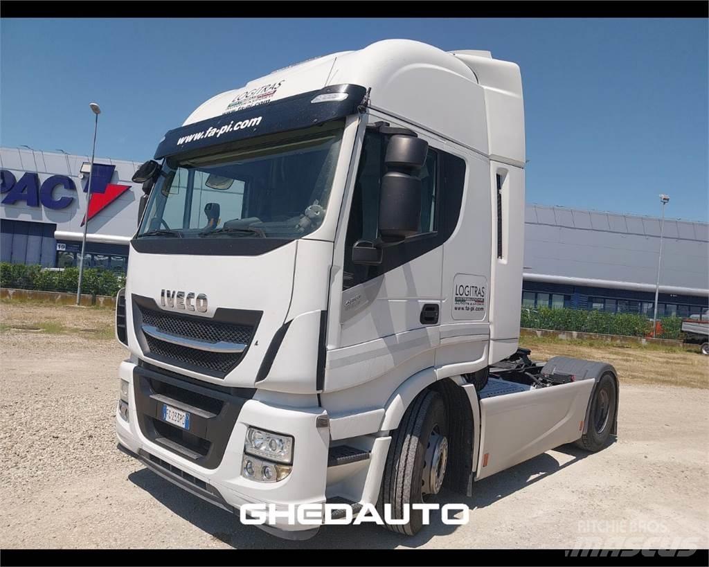 Iveco AS440ST/P Bakwagens met gesloten opbouw
