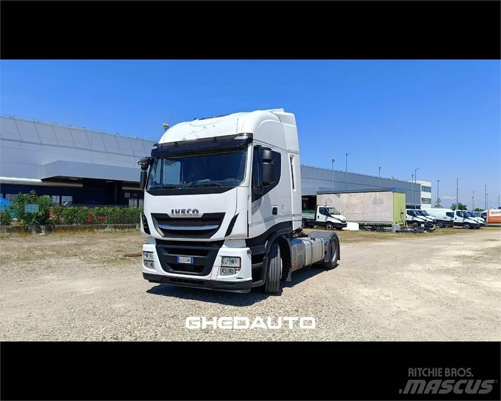Iveco AS440ST/P Bakwagens met gesloten opbouw