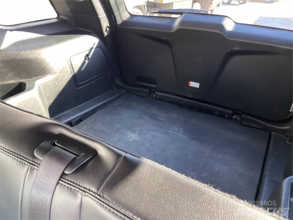 Ford Explorer Auto's