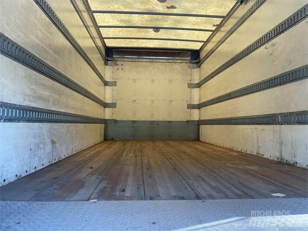 Isuzu NRR Bakwagens met gesloten opbouw