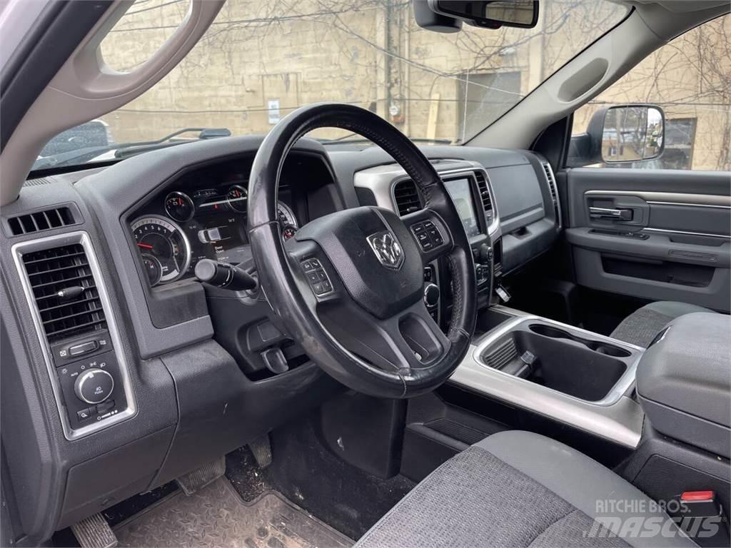 RAM 1500 Bestelwagens met open laadbak