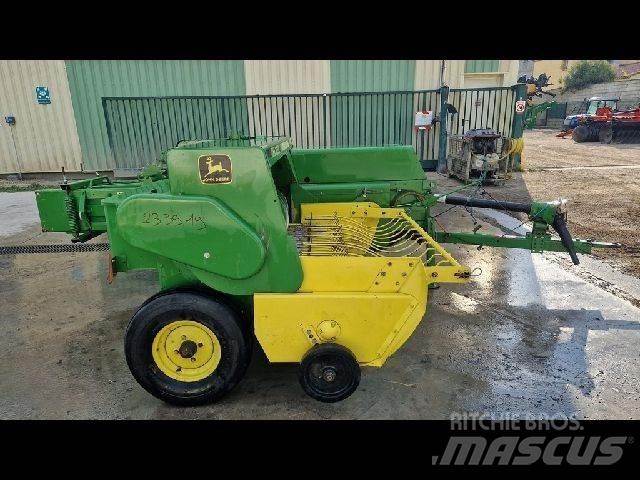 John Deere 359 Vierkante balenpers