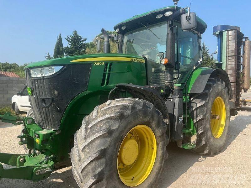 John Deere 7250R Tractoren
